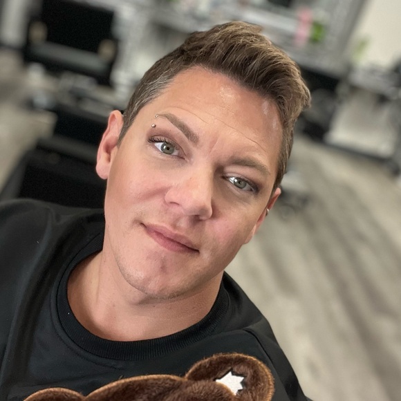 Meet your Posher, Kevin - Picture 1 of 1